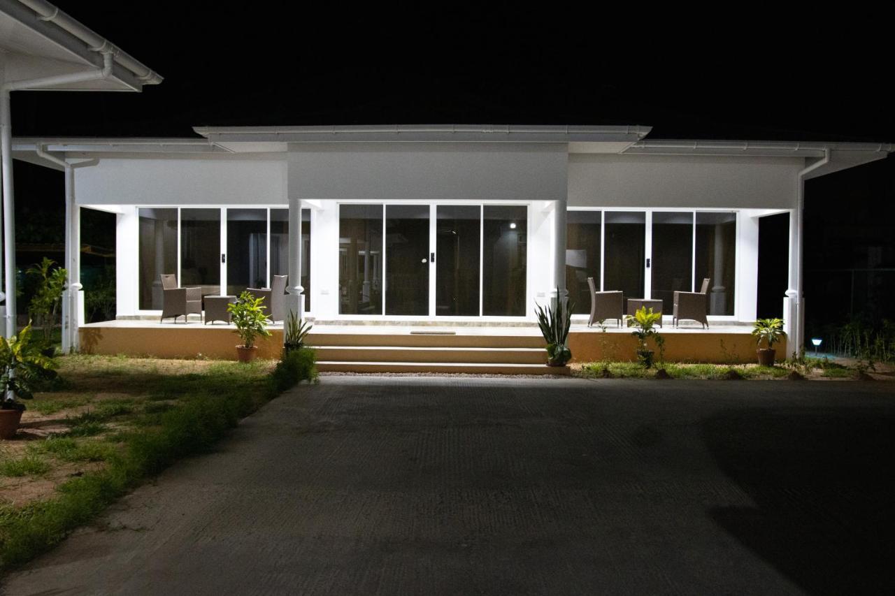 Macmillan'S Holiday Villas Grand Anse  Eksteriør billede